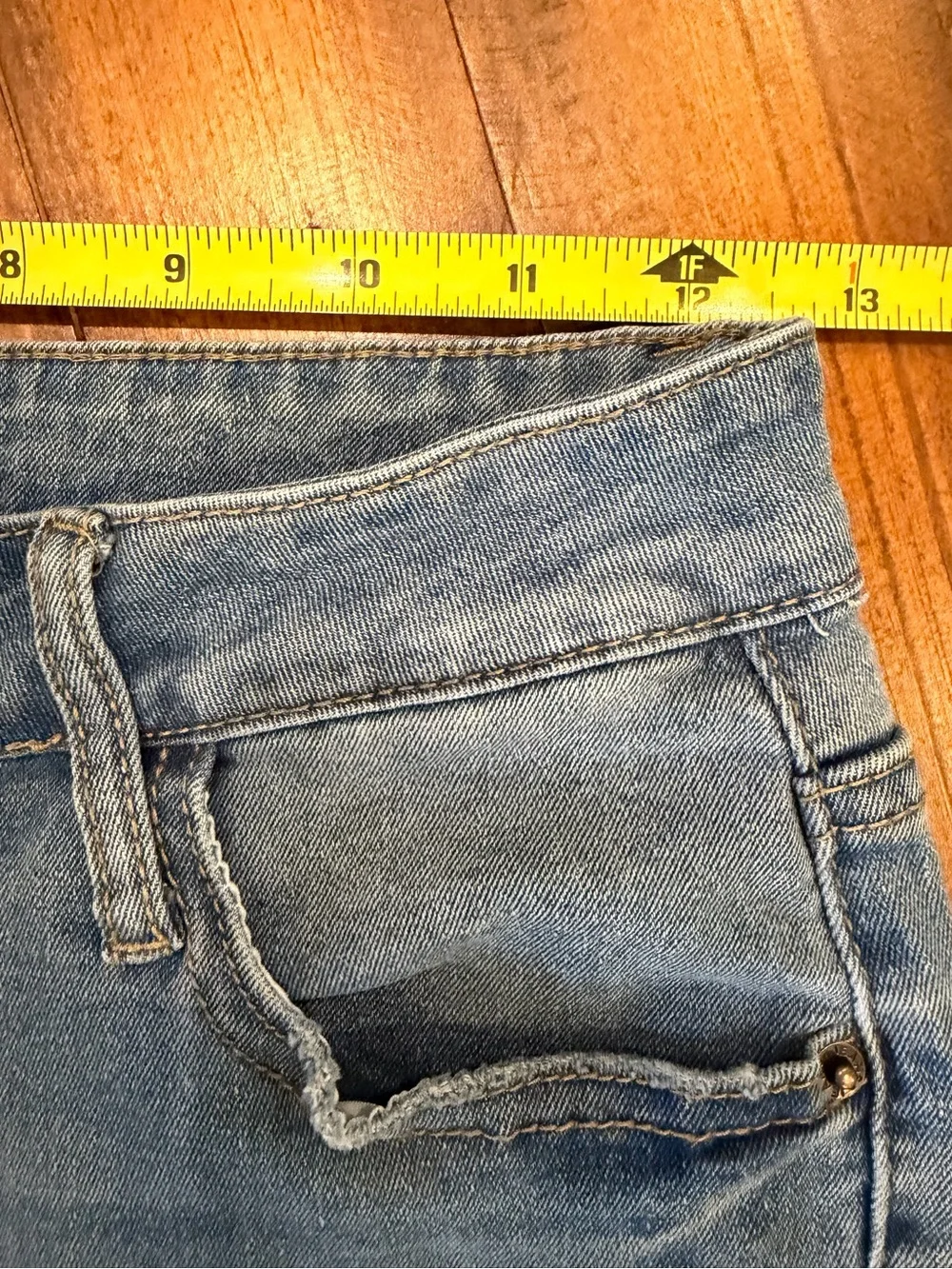 High-Rise Kick Cropped Jeans EUC